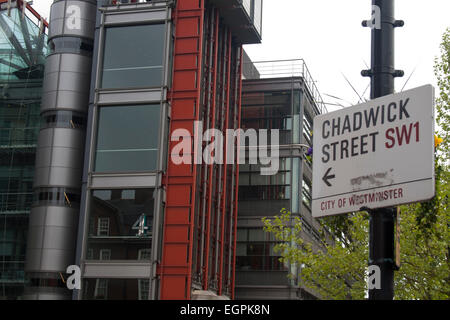 Channel 4 Gebäude und Chadwick Straße Straßenschild Stockfoto