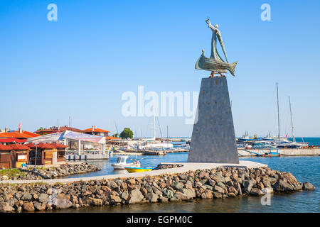 Nessebar, Bulgarien - 21. Juli 2014: Statue des Heiligen Nikolaus in Nessebar Altstadt, Schwarzmeerküste, Bulgarien Stockfoto