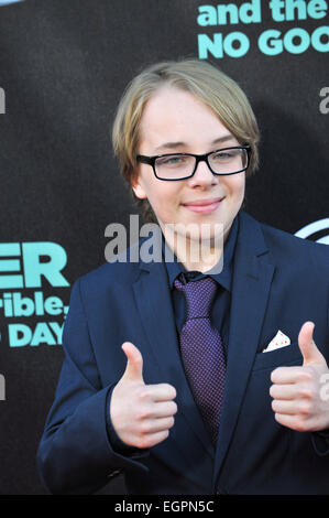 LOS ANGELES, CA - 6. Oktober 2014: Ed Oxenbould bei der Weltpremiere seines Films "Alexander und der schreckliche, Horrible, kein gut, sehr schlechten Tag" am El Capitan Theatre in Hollywood. Stockfoto