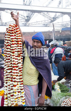 Blumenmarkt ist ein Großhandel, catering auf die Bedürfnisse von frischen Blumen von Kolkata. Stockfoto