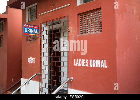 Damen WC Schilder, Shree Shahs Jain Pareswanath Tempel von Kolkata Stockfoto