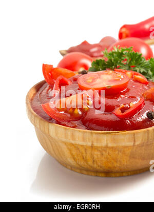 Tomatensauce, isoliert auf weißem Hintergrund Stockfoto