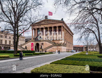 Alte Nationalgalerie (Alte Nationalgalerie) außen und Garten auf der Museumsinsel, A UNESCO World Heritage Site. Mitte, Berlin Stockfoto