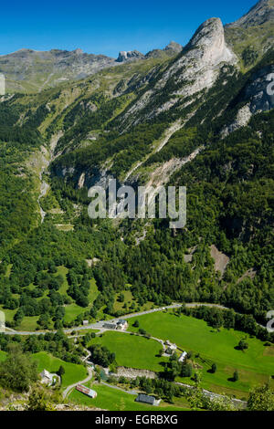 Die Straße von Gédre nach der Cirque De Gavarnie, Hautes-Pyrenäen, Frankreich Stockfoto