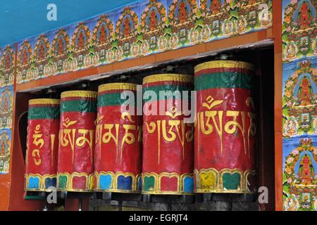 Gebetsmühlen in McLeod Ganj, Dharamsala, Indien. Stockfoto