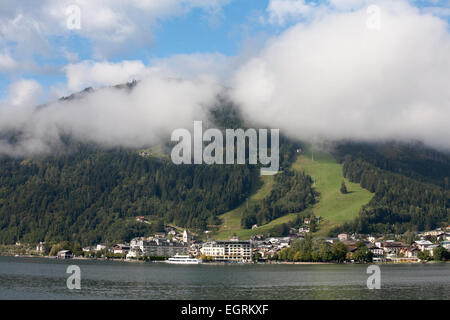 Wolken und Nebel auf der Schmittenhöhe über Zell bin siehe Form der Zeller sehen Salzburgerland Österreich Stockfoto