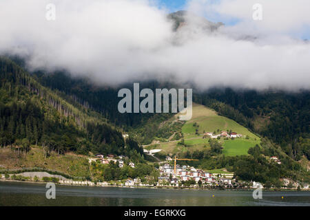 Wolken und Nebel auf der Schmittenhöhe über Zell bin siehe Form der Zeller sehen Salzburgerland Österreich Stockfoto