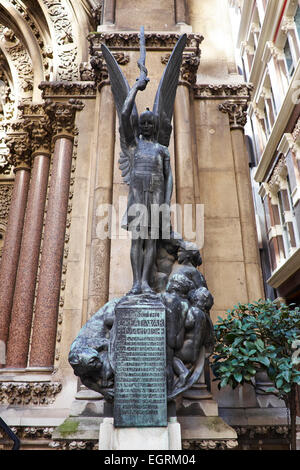 Kriegerdenkmal auf dem großen Krieg außerhalb St. Michael In Cornhill City Of London UK Stockfoto