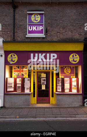 Politik. Die lokalen UKIP-Niederlassung in Dorchester. Die United Kingdom Independence Party ist eine schnell wachsende nationalistische politische Partei. England Stockfoto