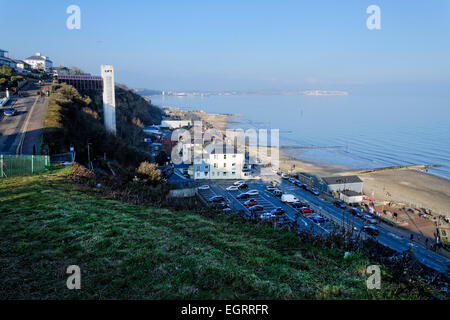 Eine Fläche von Shanklin Strände ist der traditionelle Seaside Resort gerichteten SE auf der Isle Of Wight abgebildet. Stockfoto