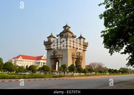 Patuxai Bogen Denkmal, Sieg-Tor, Vientiane, Laos. Stockfoto