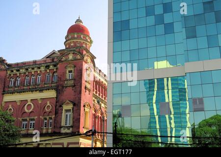 Britische Kolonialzeit Palast in Yangon, Myanmar. Stockfoto