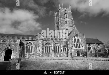 St.-Georgs Kloster Kirche, Dunster, Somerset Monochrom Stockfoto