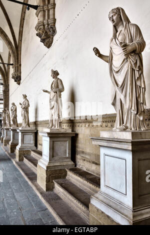 Römische Marmorstatuen in der Loggia dei Lanzi, Florenz, Toskana, Italien Stockfoto