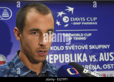 Tschechischer Tennisspieler Lukas Rosol wendet sich an Journalisten während einer Pressekonferenz vor der ersten Runde des Tennis Davis Cup World Group in Australien, in Ostrava, Tschechische Republik, am Sonntag, 1. März 2015. (Foto/Jaroslav Ozana CTK) Stockfoto