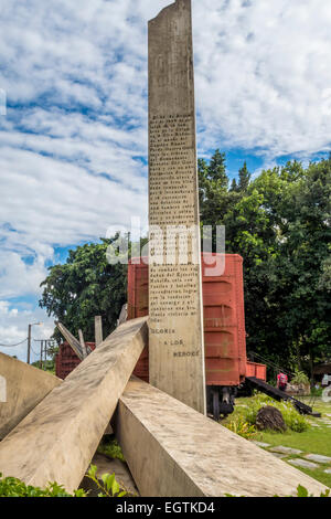 Das Tren Blindado Monument von Jose Delarra, erinnert an che Angriff auf den gepanzerten Zug in Santa Clara, Kuba, 1958. Stockfoto