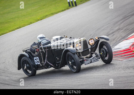 1935 Frazer Nash TT Replica mit "Patrick Blakeney-Edwards, 2014 Oldtimer Sport-Festival, Snetteron, Norfolk, Großbritannien Stockfoto