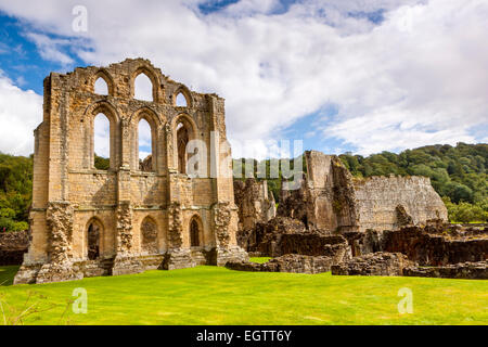 Ruinen von Rievaulx Abbey, North Yorkshire, England, Vereinigtes Königreich, Europa. Stockfoto