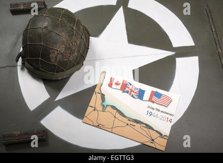 Gedenk-Karte des d-Day auf der Motorhaube ein Militärfahrzeug Stockfoto