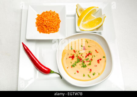 Mercimek Corbasi ist eine traditionelle türkische Linsensuppe Stockfoto