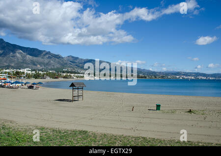 Der Strand von Puerto Banus in Spanien Stockfoto