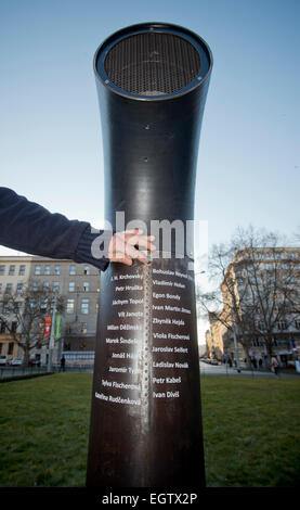 Prag, Tschechische Republik. 2. März 2015. Feierliche Übergabe der Poesie-spielenden Jukebox-Poeziomat, die Verse von Egon Bondy, Magor Jirous, Jáchym Topol und anderen bietet fand in Prag, Tschechische Republik, 2. März 2015. Bildnachweis: CTK/Alamy Live-Nachrichten Stockfoto