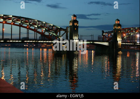 Bolscheochtinsky Brücke (vor 1917 - Peter die große Brücke von 1917 bis 1956 - Olsheokhtensky-Brücke, auch bekannt als Okhtins Stockfoto