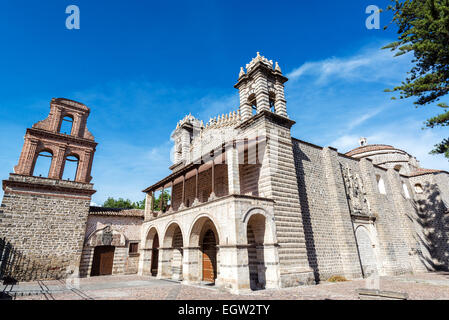 Blick auf die Kirche Santo Domingo in Ayacucho in Peru Stockfoto