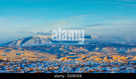 Die La Sal Mountains in der Dämmerung Licht, Utah, USA. Stockfoto