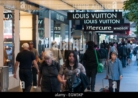 Käufer auf der Queen Street, Auckland, Nordinsel, Neuseeland. Stockfoto