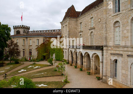 Die Vorderseite des Château & Garten in Rocamadour, eine Gemeinde im Département Lot im Südwesten Frankreichs, im August Stockfoto