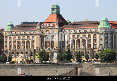 Budapest - 2. Juli: Gellert Hotel Palace Fassade am 2. Juli 2012. Das Gebäude stammt aus dem Jahr 1896, als es für Ungarns mi gebaut Stockfoto