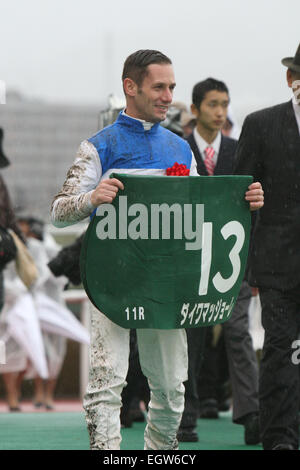 Hyogo, Japan. 1. März 2015. Mirco Demuro Pferderennen: Jockey Mirco Demuro nach dem Reiten Daiwa Maggiore Hankyu Hai Hanshin Racecourse in Hyogo, Japan zu gewinnen. © Eiichi Yamane/AFLO/Alamy Live-Nachrichten Stockfoto