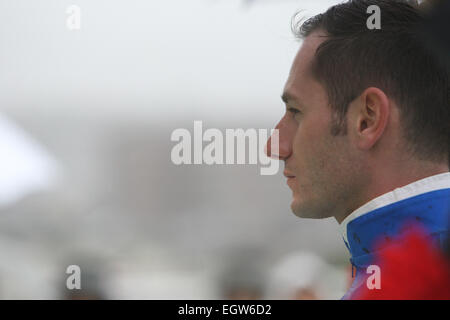 Hyogo, Japan. 1. März 2015. Mirco Demuro Pferderennen: Jockey Mirco Demuro nach dem Reiten Daiwa Maggiore Hankyu Hai Hanshin Racecourse in Hyogo, Japan zu gewinnen. © Eiichi Yamane/AFLO/Alamy Live-Nachrichten Stockfoto