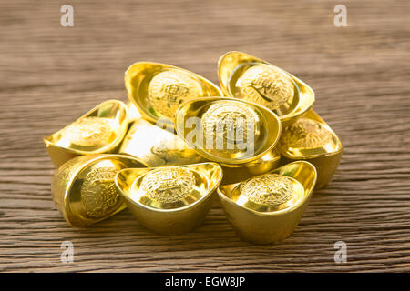 Chinesisches Neujahr Ornament - Stapel von chinesischen Goldbarren Stockfoto