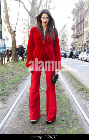 Sara Nicole Rossetto Ankunft bei der Dolce & Gabbana Modenschau in Milan - 1. März 2015 - Foto: Start-und Landebahn Manhattan/Paolo Diletto Stockfoto