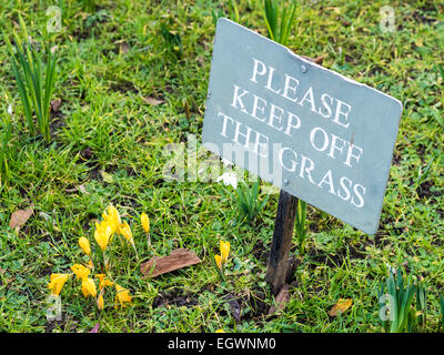 Halten Sie das Grass Zeichen in Cambridge UK Stockfoto