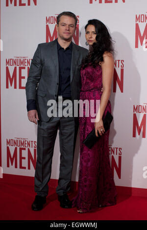 Vereinigtes Königreich, London: US-Schauspieler Matt Damon wirft auf dem roten Teppich, da er für die UK-Premiere des Films "The Monuments Men" im Zentrum von London am 11. Februar 2014 kommt. Der Film wird voraussichtlich am 14. Februar 2014 in Großbritannien veröffentlicht. Stockfoto