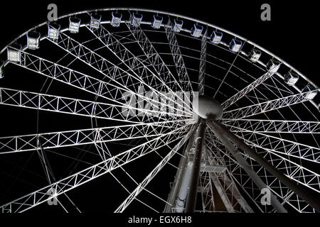 Die Budapest Eye Riesenrad am Abend Stockfoto