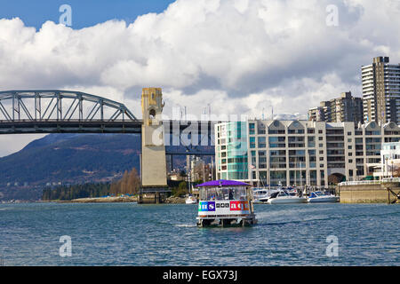 Ein Meer-Bus mit Pendler in Vancouver, British Columbia, Kanada. Stockfoto