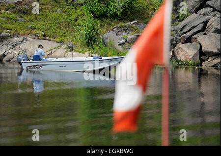 Schleppfischen auf Fisch am Ellbogen-See, Greater Sudbury, Ontario, Kanada Stockfoto