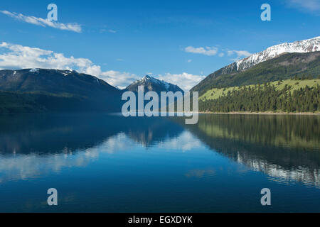 Eine Reflexion des Wallowa Lake am Morgen. Oregon. USA Stockfoto