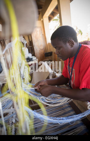 Weberei Workshop - Dar Es Salaam, Tansania, Ostafrika Stockfoto