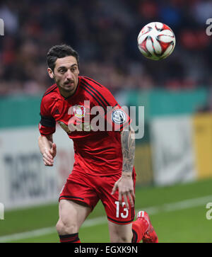 Leverkusen, Deutschland. 3. März 2015. German Soccer Cup, Achter Finale, Bayer 04 Leverkusen Vs 1. FC Kaiserslautern: Roberto Hilbert (Leverkusen) läuft mit dem Ball. Stockfoto