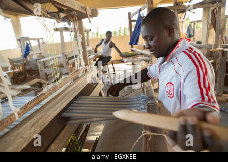 Weberei Workshop - Dar Es Salaam, Tansania, Ostafrika Stockfoto