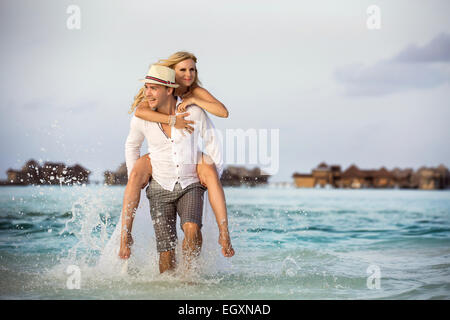 Reiten auf den Bräutigam Braut Stockfoto