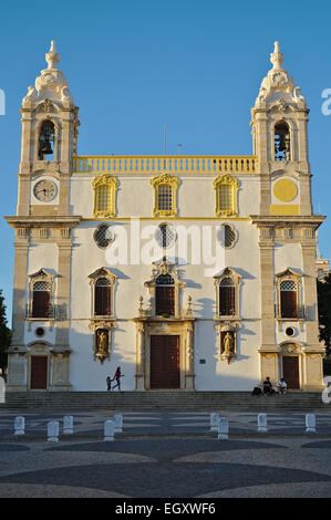 Kirche von Carmel's (Igreja do Carmo) Fassade. Faro, Algarve, Portugal Stockfoto