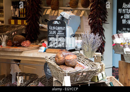 Kroatische Chorizo zum Verkauf an Borough Market in London Bridge, Großbritannien Stockfoto