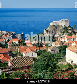 Dubrovnik Altstadt und Festung Lovrijenac auf der rechten Seite, Kroatien Stockfoto