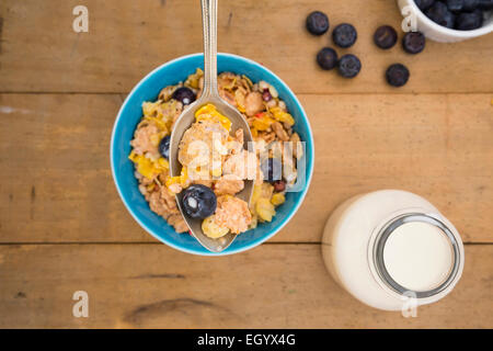 Glutenfrei-Müsli mit Heidelbeeren Stockfoto
